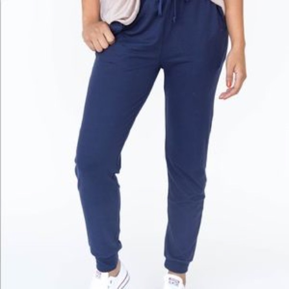 Essential Jogger Navy